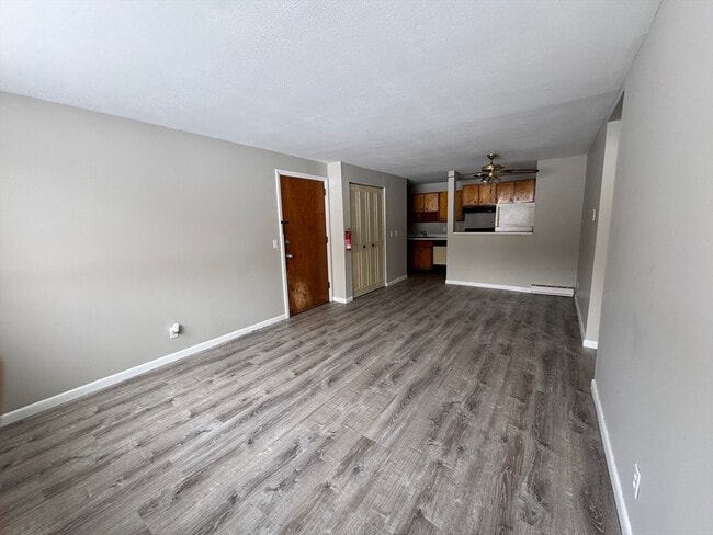 Building Photo - 320 Elm St