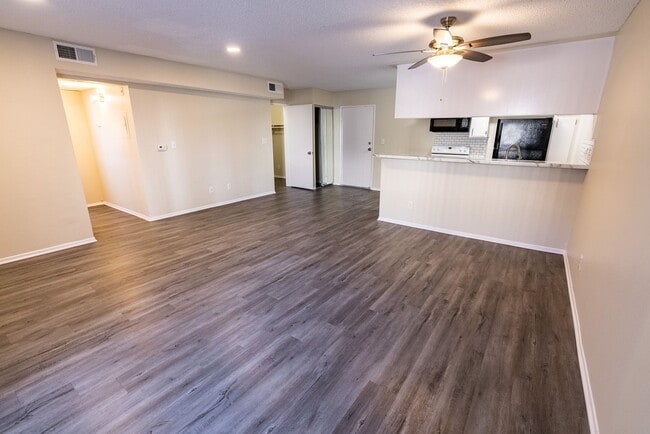 Interior Photo - 951 S. Oxford