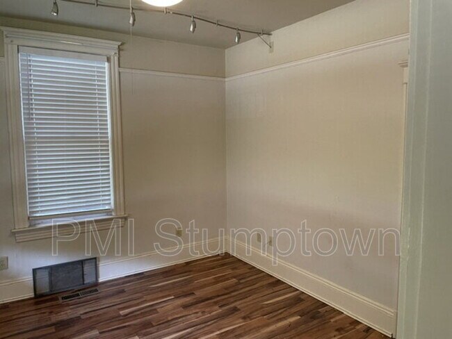 Foto del edificio - 601 S McLoughlin Blvd