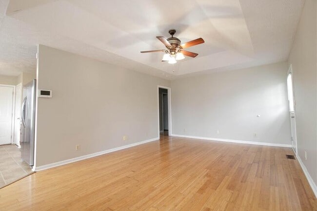 Building Photo - 700 Princeton Cir