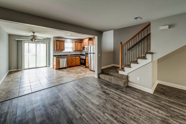 Foto del edificio - Arbor Mist Townhomes