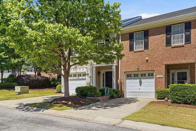 Foto del edificio - Beautiful  3 bedroom Townhome Living in Apex, NC
