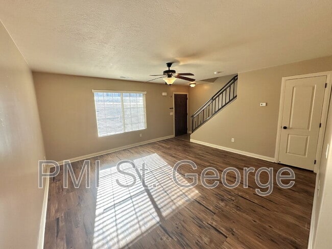 Building Photo - 340 1425 N St