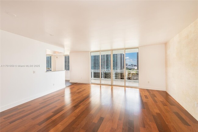 Building Photo - 901 Brickell Key Blvd