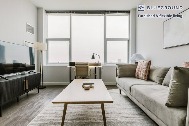 Building Photo - 1000 S Clark St