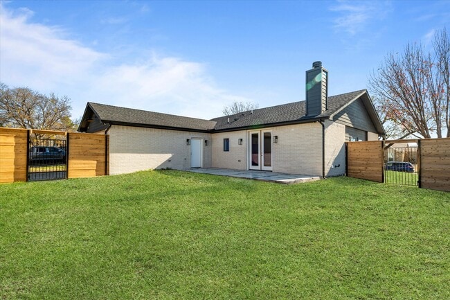 Foto del edificio - 5552 Vaden St