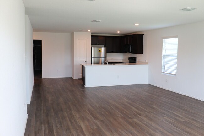 Building Photo - 525 Autumnwood Way