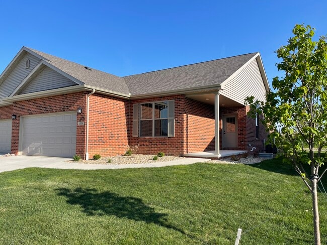 Building Photo - 1334 Monterey Pine Dr