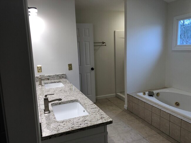 Baño principal - 41 Bridle Ln