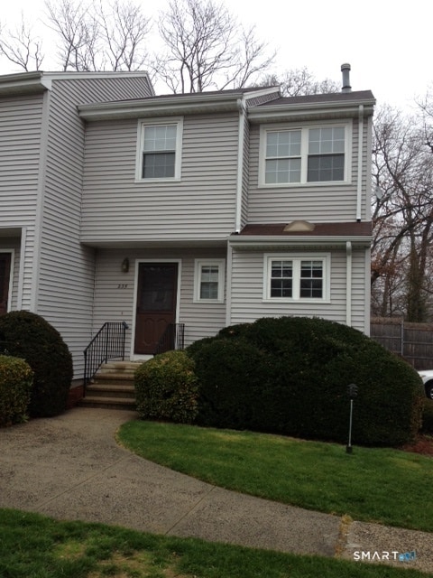 Building Photo - 235 Red Oak Ln
