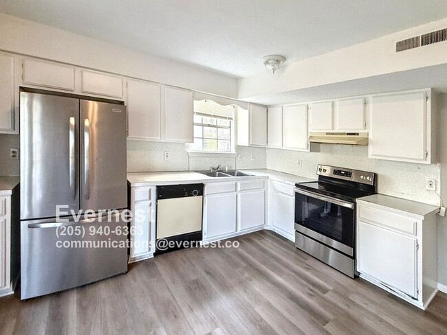 Foto del edificio - 1726 6th Pl Cir NW