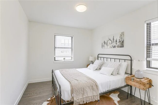 Bedroom - 4532 Broadway