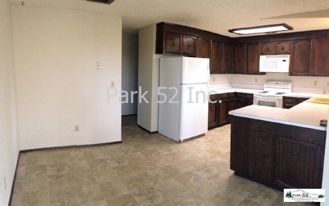 Building Photo - 1320 109th St E