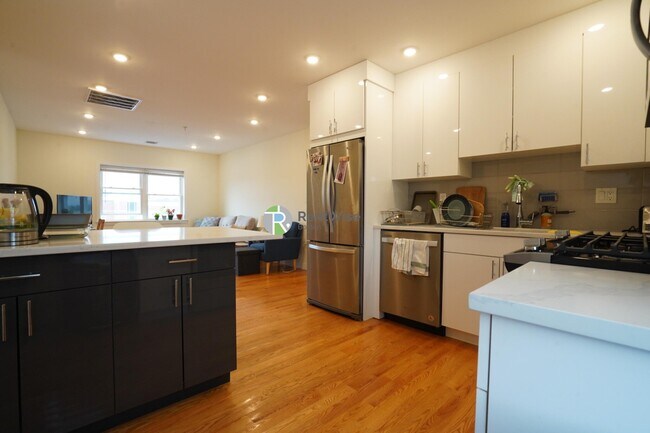 Foto del edificio - 15 Kelley Ct