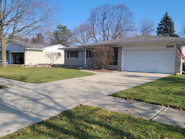 Building Photo - 5166 Dayton Dr