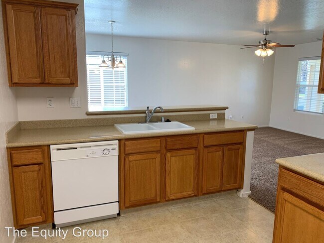 Foto del edificio - 1720-1720 Paseo Del Lago