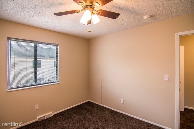 Building Photo - 2 br, 1.5 bath Condo - 207 Peppertree Lane