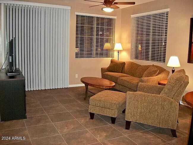 Foto del edificio - 2134 W Tallgrass Trail