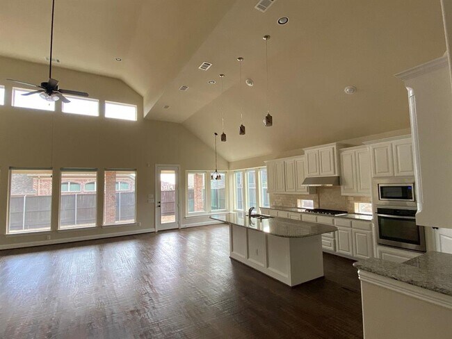 Foto del edificio - 971 Holt Ln