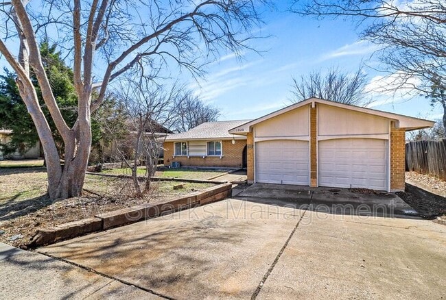Building Photo - 1020 Mountview Dr