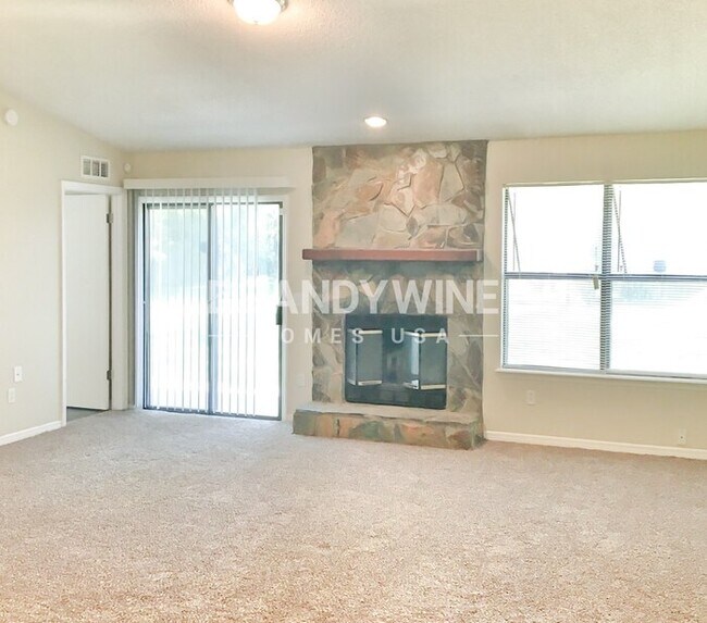 Building Photo - 8592 Bandera Cir W