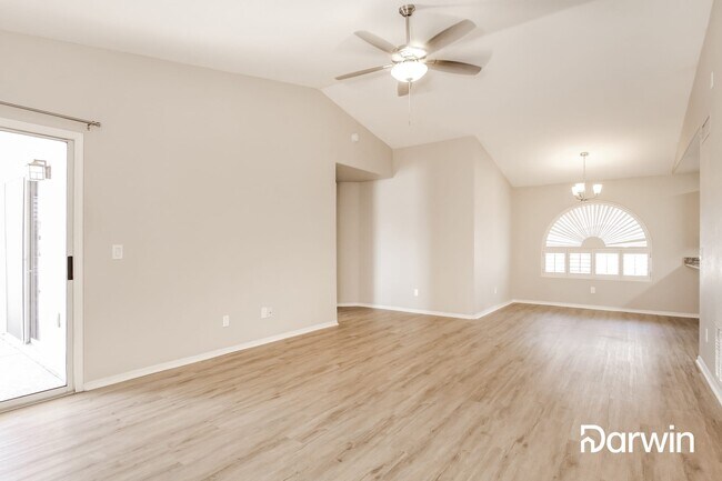 Building Photo - 7549 W Kerry Ln, Glendale, AZ 85308
