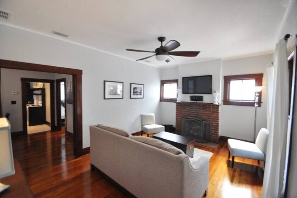 Foto principal - 408 NE 3rd Ave