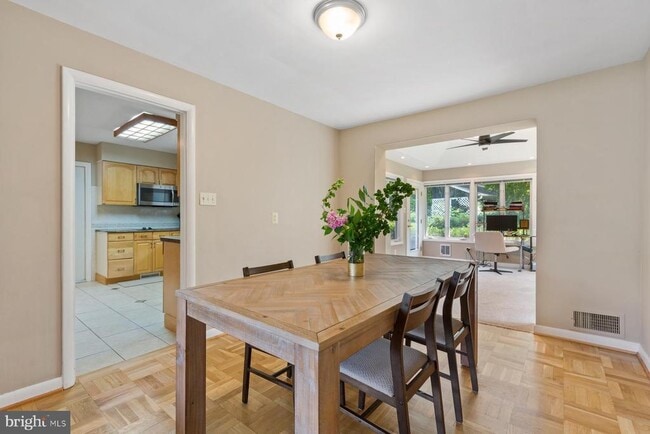 Building Photo - 7608 Quintana Ct