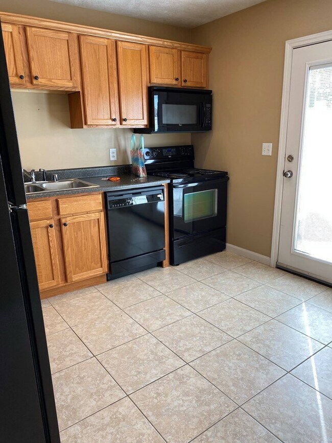 Foto del edificio - 4685 Sydney Ln