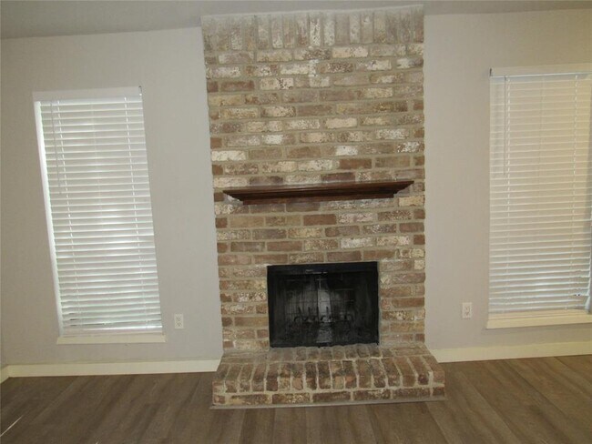 Foto del edificio - 22702 Braken Carter Ln