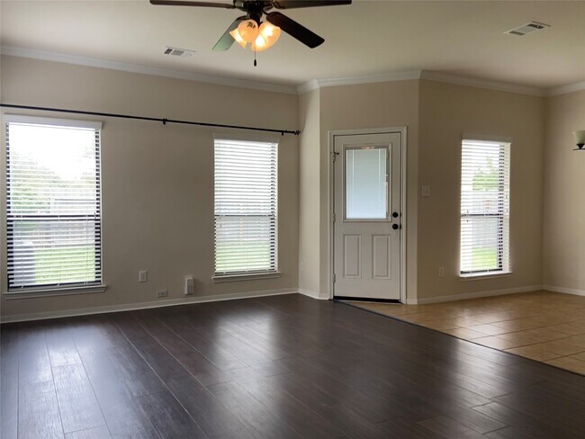 Foto del edificio - 16003 Thornbill Ln