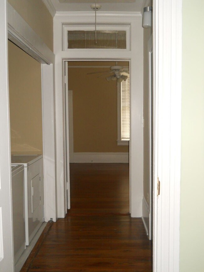Foto del edificio - Beautiful, well maintained older home in t...