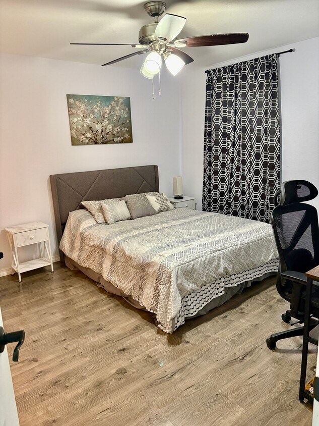 Foto principal - 1806 Wallace Manor Ln
