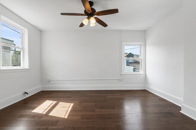 Foto del edificio - 2306 E Carson St