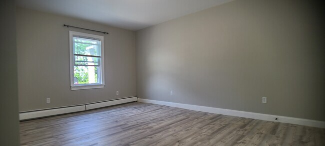 Foto del edificio - 113 Maple Ave