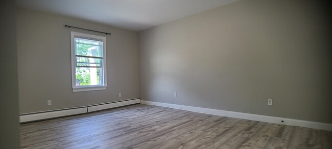 Building Photo - 113 Maple Ave