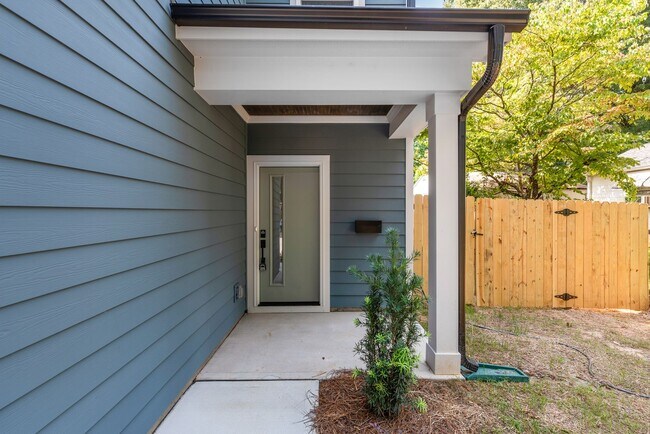 Building Photo - Bright & Modern New Construction Townhome