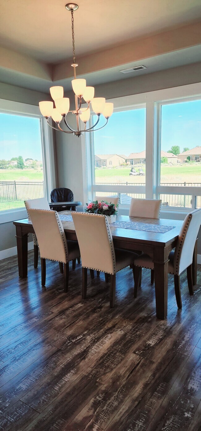Comedor - 3125 Deserthawk Lp