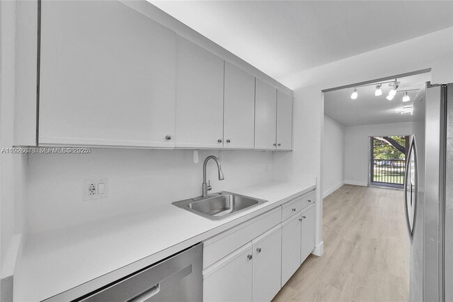 Foto del edificio - 1200 SW 124th Terrace