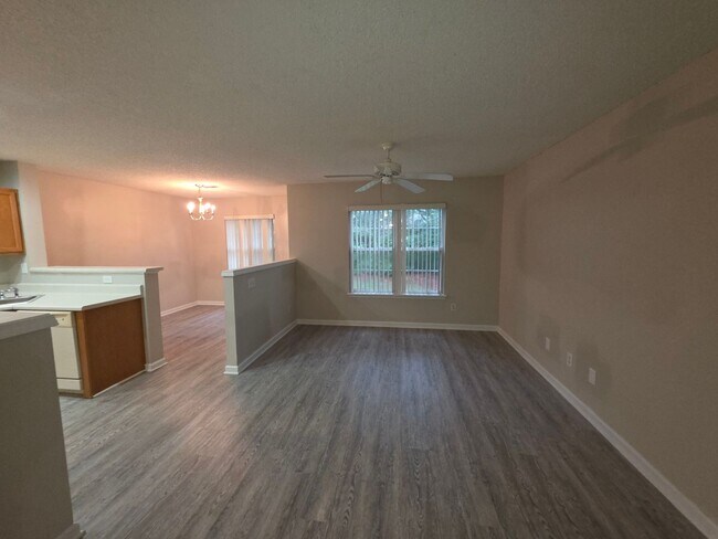 Foto del edificio - 9933 Birch Knoll Ct