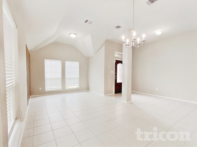 Building Photo - 13702 Sun Bear Ct