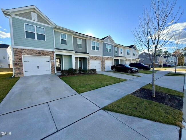 Foto del edificio - 6928 Outfall Point Ln