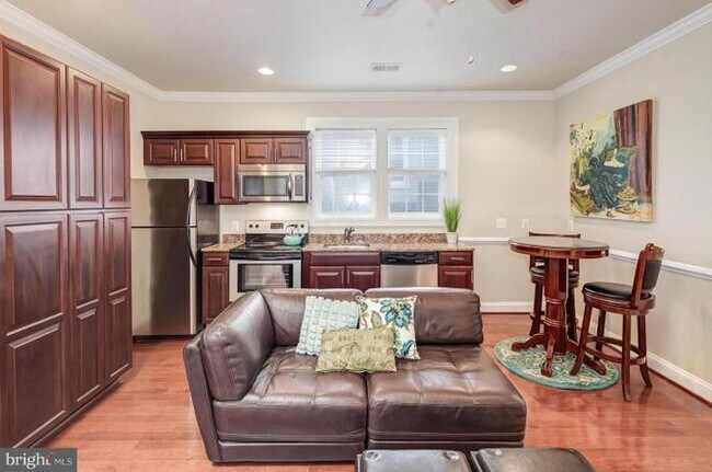 Kitchen/Main room - 646 Irving St NW