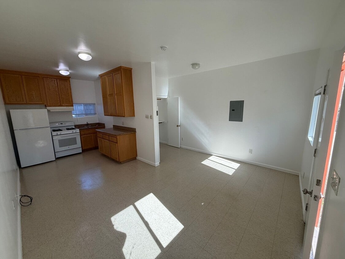 Foto del edificio - 311 S Curryer St