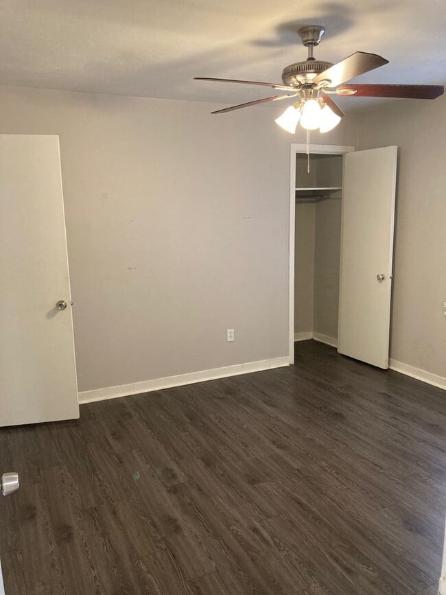 Foto del edificio - TWO BEDROOM, ONE BATH HOME