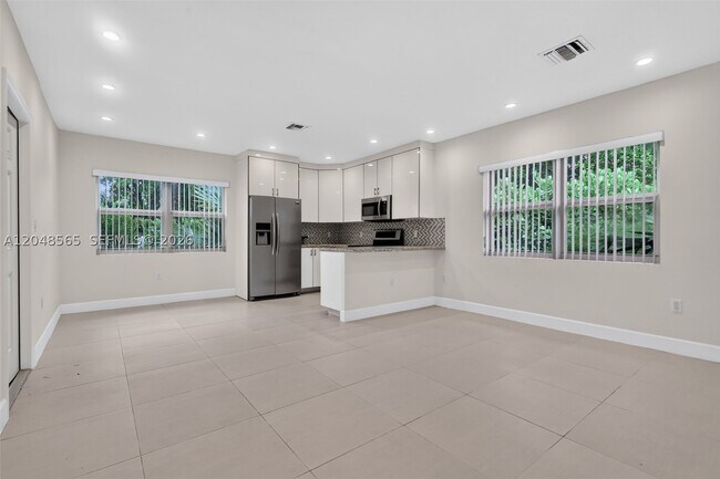 Foto del edificio - 12800 NE 11th Ave