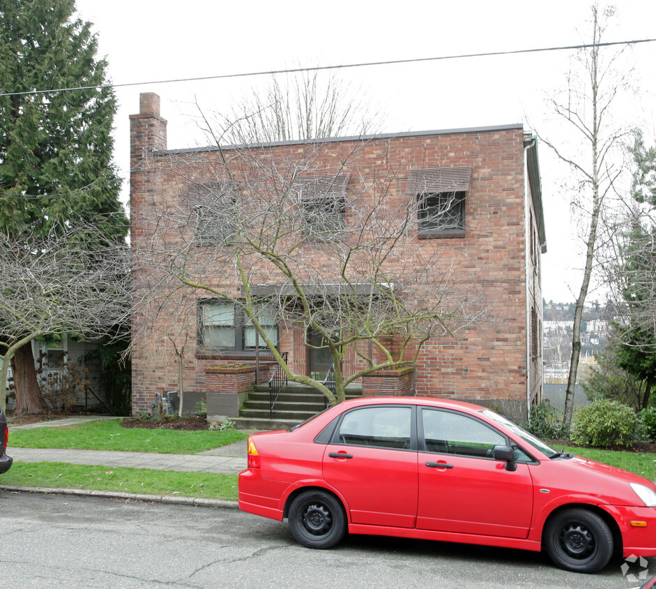 Primary Photo - Eastlake Apartments