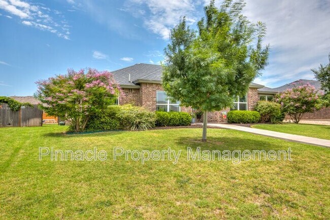 Foto del edificio - 5022 Red Oak Ln