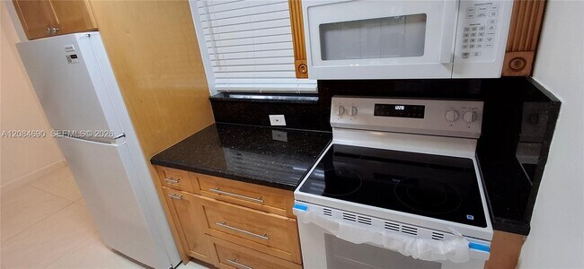Foto del edificio - 6225 SW 136th Ct
