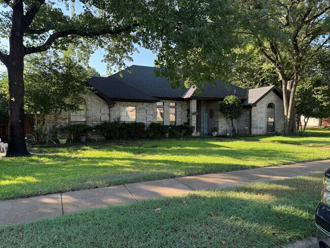 Building Photo - 1309 Oak Harbor Blvd